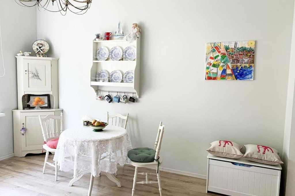 Cozy Apartment In A Historical Town Sillamäe Екстериор снимка